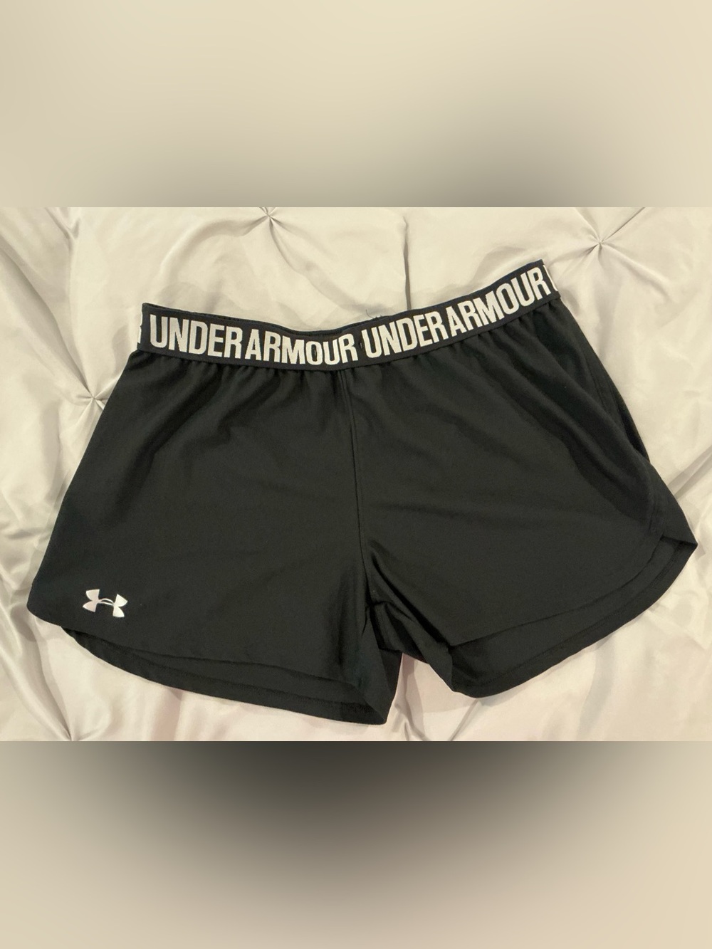 EUC - Women’s Under Armour Black Athletic Shorts - Size MED